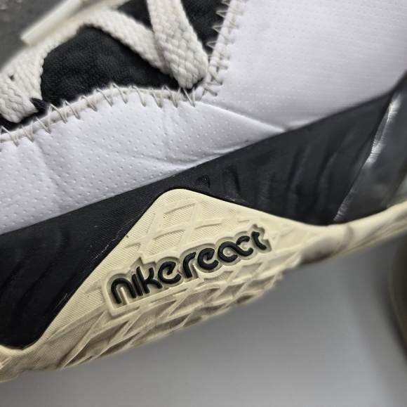 Nike Airmax Lebron 17 Lowtop Metalic Gold Details Black /white Shoes. Mens 13 main image 6